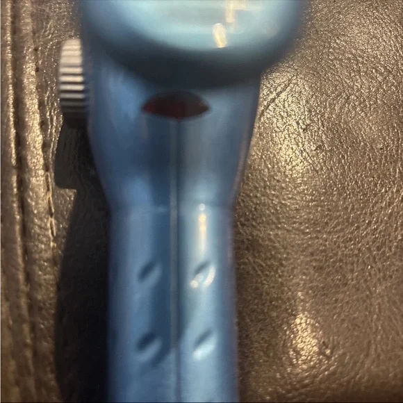 Blue and Gray Curling Iron - Picture 4 of 6